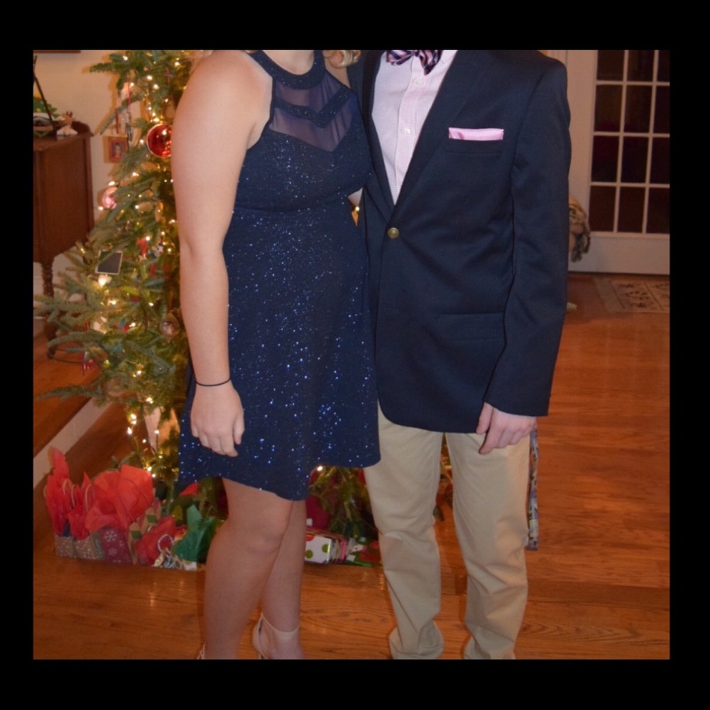 Dress - Picture 3 of 3
